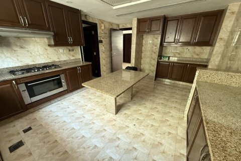 4 bedrooms Villa in Legacy, UAE No. 147498 21