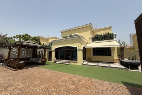 4 bedrooms Villa in Legacy, UAE No. 147498 9