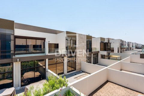 4 bedrooms Villa in District 11, UAE No. 191472 24