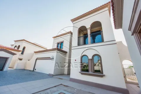 5 bedrooms Villa in Abu Dhabi, UAE No. 167915 8