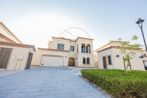 5 bedrooms Villa in Abu Dhabi, UAE No. 167915