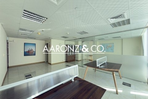 61m² Office in Jumeirah Lake Towers, UAE No. 112373 12