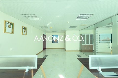 61m² Office in Jumeirah Lake Towers, UAE No. 112373 6