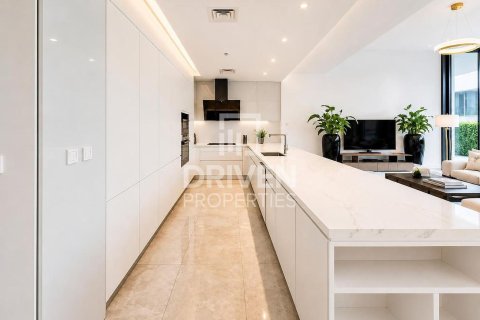 4 bedrooms Villa in District One, UAE No. 204520 6