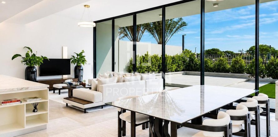 4 bedrooms Villa in District One, UAE No. 204520