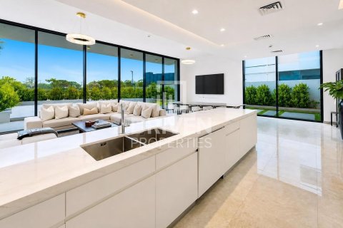 4 bedrooms Villa in District One, UAE No. 204520 5