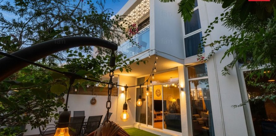 Townhouse de 3 dormitorios en Dubai, UAE No. 135772
