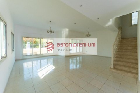 Villa de 4 dormitorios  No. 108571 5