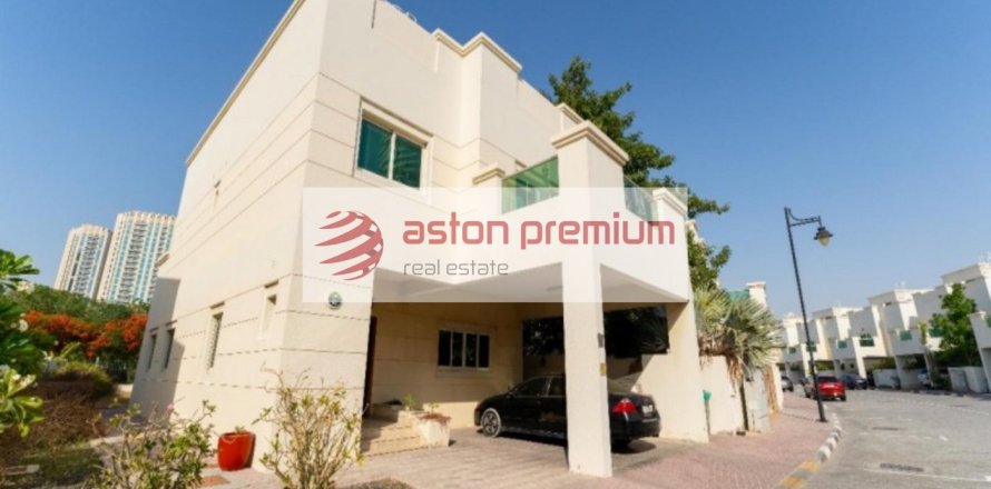 Villa de 4 dormitorios  No. 108571