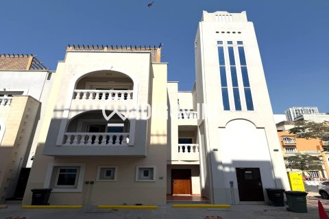 5 bedrooms Townhouse in District 15, UAE No. 184776 14