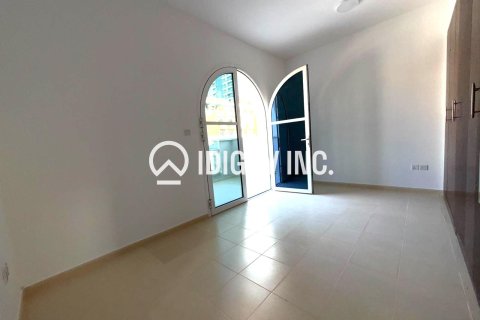 5 bedrooms Townhouse in District 15, UAE No. 184776 10