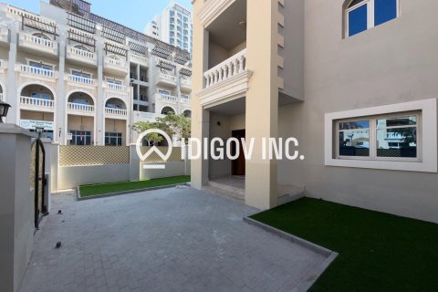 5 bedrooms Townhouse in District 15, UAE No. 184776 4
