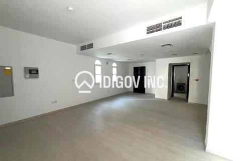 5 bedrooms Townhouse in District 15, UAE No. 184776 7
