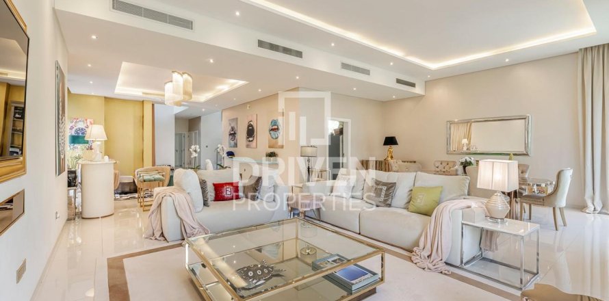 5 bedrooms Villa in DAMAC Hills (Akoya by DAMAC), UAE No. 84124