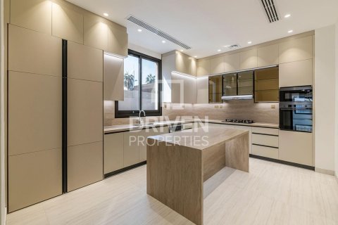 5 bedrooms Villa in Umm Suqeim 3, UAE No. 84123 21