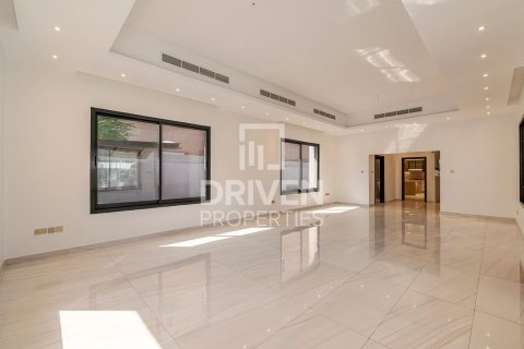5 bedrooms Villa in Umm Suqeim 3, UAE No. 84123 24