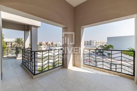 5 bedrooms Villa in Umm Suqeim 3, UAE No. 84123 15