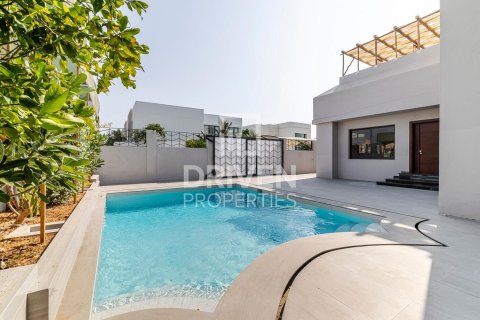 5 bedrooms Villa in Umm Suqeim 3, UAE No. 84123 3