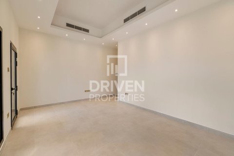 5 bedrooms Villa in Umm Suqeim 3, UAE No. 84123 12