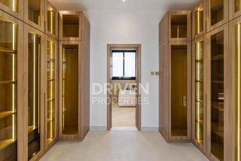 5 bedrooms Villa in Umm Suqeim 3, UAE No. 84123 16