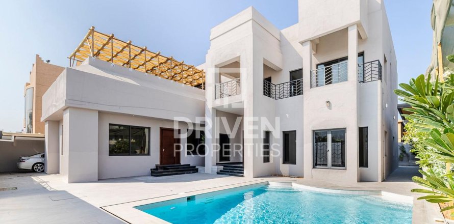 5 bedrooms Villa in Umm Suqeim 3, UAE No. 84123