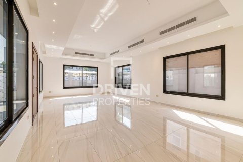 5 bedrooms Villa in Umm Suqeim 3, UAE No. 84123 23