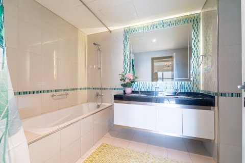 Квартира с 2 спальнями в DAMAC HEIGHTS, Дубай Марина, ОАЭ №147388 16