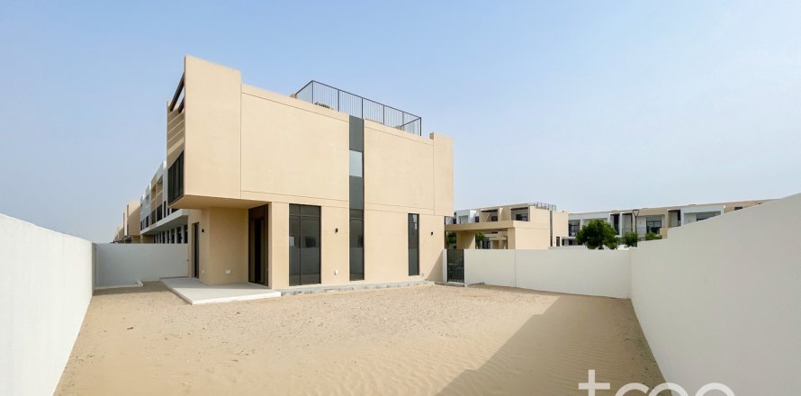 Townhouse de 4 dormitorios en Dubai South (Dubai World Central), UAE No. 174067