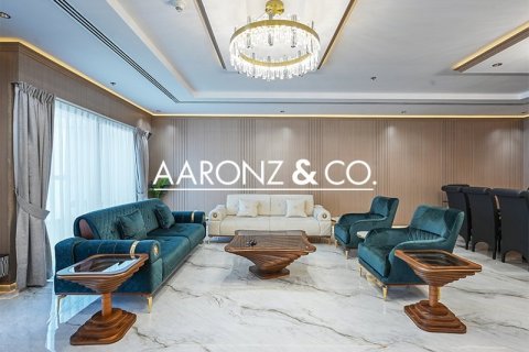 Apartment de 4 dormitorios en Elite Residence, UAE No. 140144 4