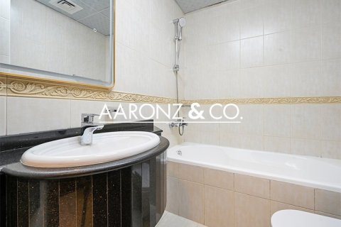 Apartment de 4 dormitorios en Elite Residence, UAE No. 140144 12