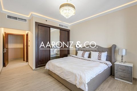 Apartment de 4 dormitorios en Elite Residence, UAE No. 140143 4
