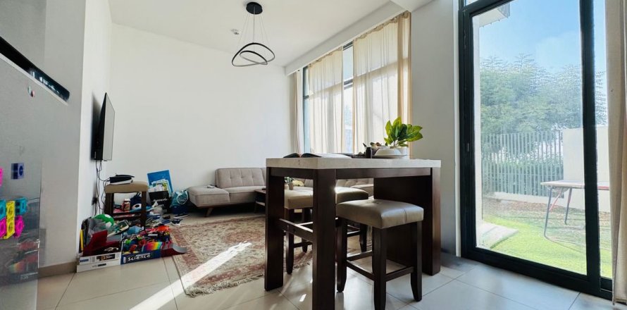 Villa de 3 dormitorios en Dubai, UAE No. 163333