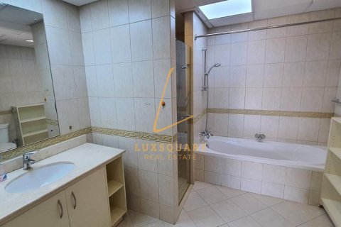Квартира с 2 спальнями в Uptown Motor City, ОАЭ №163337 4