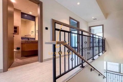 Вилла с 4 спальнями в Damac Lagoons, ОАЭ №163338 8