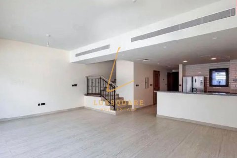 Вилла с 4 спальнями в Damac Lagoons, ОАЭ №163338 11