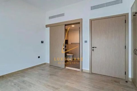 Вилла с 4 спальнями в Damac Lagoons, ОАЭ №163338 5