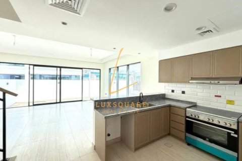 Вилла с 4 спальнями в Damac Lagoons, ОАЭ №163338 10