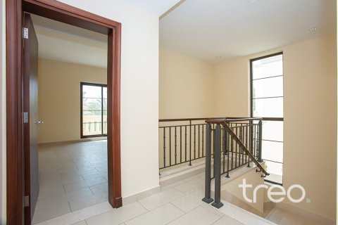 Villa de 4 dormitorios en Casa, UAE No. 186630 14