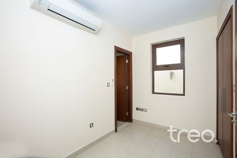 Villa de 4 dormitorios en Casa, UAE No. 186630 12