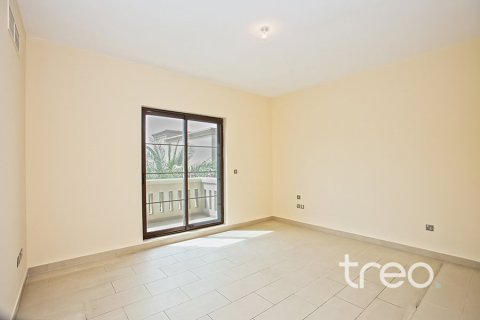 Villa de 4 dormitorios en Casa, UAE No. 186630 24