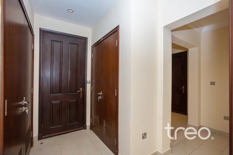 Villa de 4 dormitorios en Casa, UAE No. 186630 11
