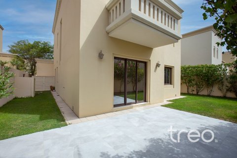 Villa de 4 dormitorios en Casa, UAE No. 186630 10