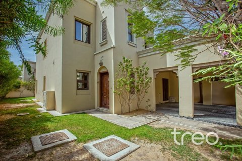 Villa de 4 dormitorios en Casa, UAE No. 186630 30
