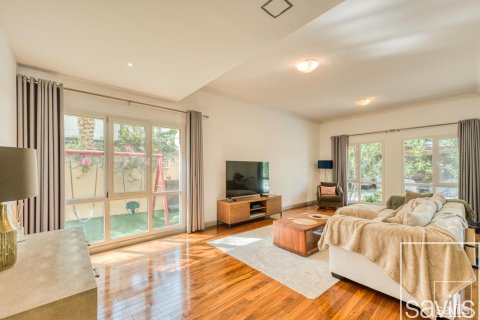 Villa de 5 chambres à Meadows, UAE No. 209145 10