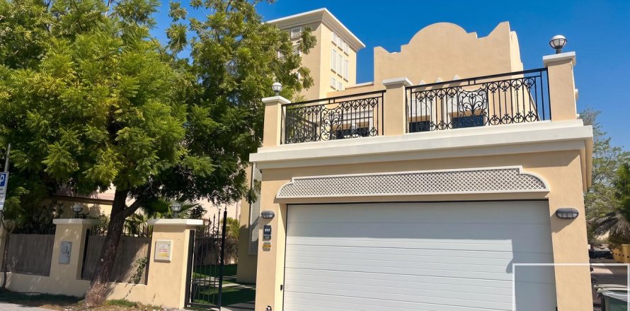 Villa de 4 chambres à Jumeirah Village Triangle, UAE No. 209144