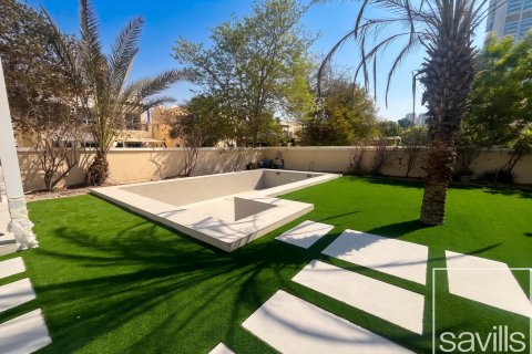 Villa de 4 chambres à Jumeirah Village Triangle, UAE No. 209144 4