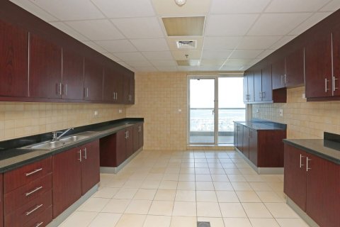 2 bedrooms Apartment in Emirates Crown, UAE No. 142172 3