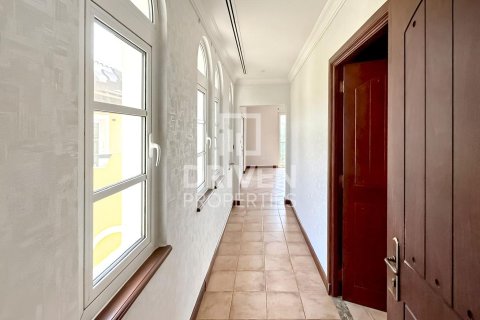 Villa de 6 dormitorios  No. 120715 11