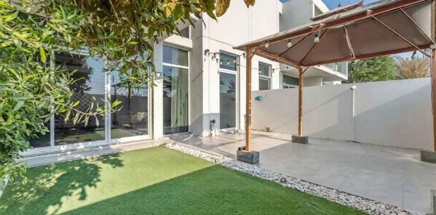 3 bedrooms Townhouse in Dubai, UAE No. 143693