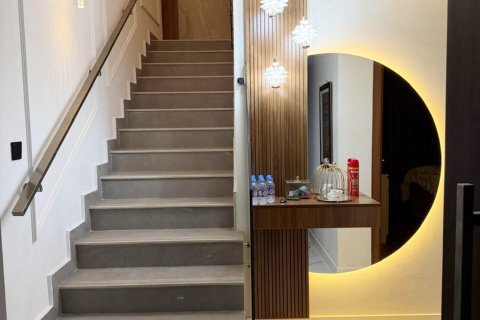 Townhouse de 4 dormitorios en District 11, UAE No. 186480 10